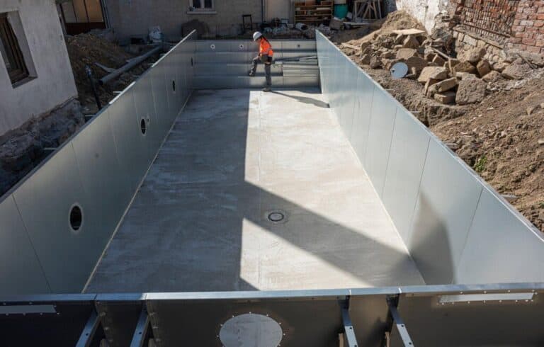 pool builders